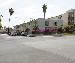 4267-4269 W 4th St in Los Angeles, CA - Building Photo - Building Photo