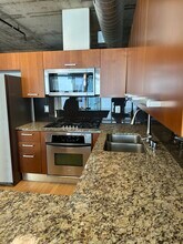 645 W 9th St, Unit 540 in Los Angeles, CA - Building Photo - Building Photo