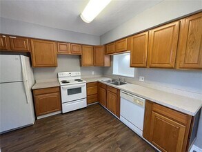 2100 47th St N in St. Petersburg, FL - Foto de edificio - Building Photo