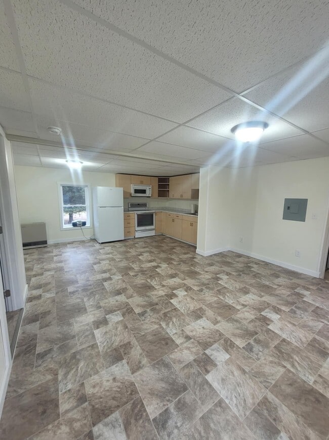 493 Sheridan Rd, Unit 4