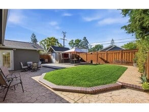 1276 Windsor Way in Redwood City, CA - Building Photo - Building Photo