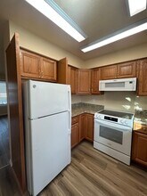 1570 Waverly Dr SE in Albany, OR - Building Photo - Building Photo