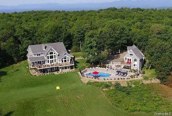 property at 21 Contentment Ln