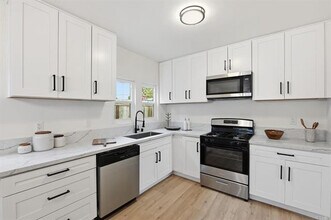 228 36th St in San Diego, CA - Foto de edificio - Building Photo