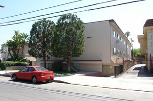 6938 Coldwater Canyon Ave Apartments