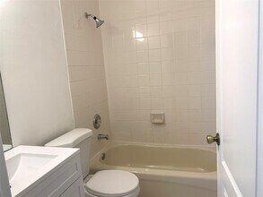 256 Riverwalk Cir in Sunrise, FL - Building Photo - Building Photo