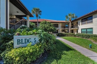 502 Hammock Pine Blvd in Clearwater, FL - Building Photo - Building Photo
