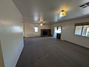 6545 Kimberly Dr in Redding, CA - Building Photo - Building Photo