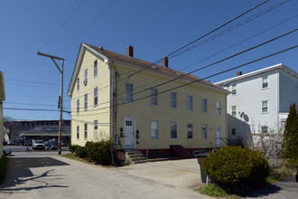 136 Main St in Warren, RI - Building Photo - Building Photo