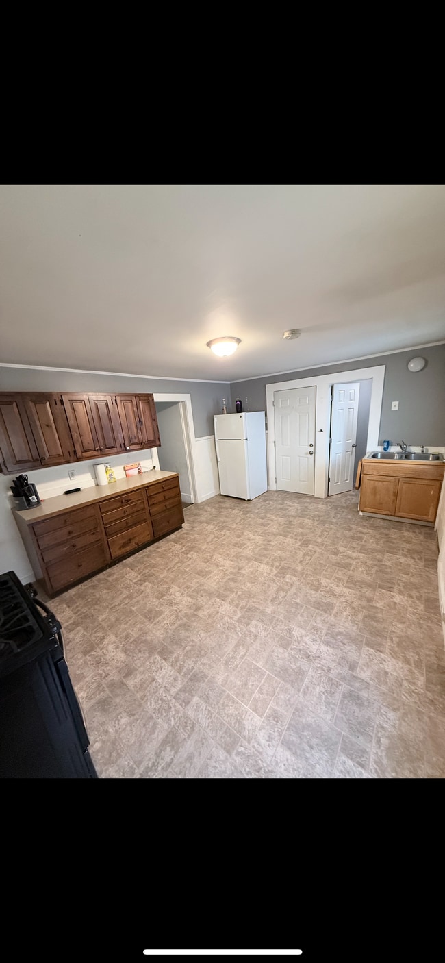 90 5th St, Unit Apt 4