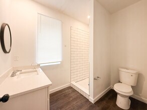 67 Perrin St, Unit 1 in Boston, MA - Foto de edificio - Building Photo