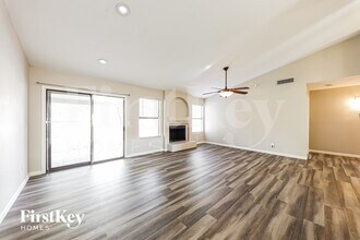 19626 N 14th Pl in Phoenix, AZ - Foto de edificio - Building Photo