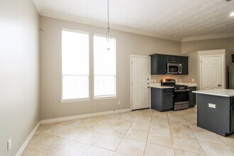 19033 Hammer Ln in Porter, TX - Foto de edificio - Building Photo