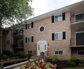 Dunhill South Apartments in District Heights, MD - Building Photo - Building Photo