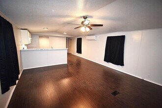 6000 Spring Creek Rd in Malakoff, TX - Building Photo - Building Photo