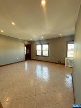 187 Holt St in Hackensack, NJ - Building Photo - Building Photo