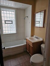 1731 W Berwyn Ave, Unit 1 in Chicago, IL - Building Photo - Building Photo