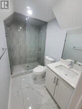 4372 Heathgate Crescent in Mississauga, ON - Building Photo - Building Photo