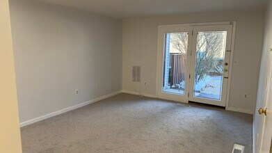 189 Littleton Rd, Unit 53 in Chelmsford, MA - Foto de edificio - Building Photo