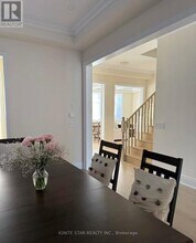 1264 Queens Plate Rd. in Oakville, ON - Building Photo - Building Photo
