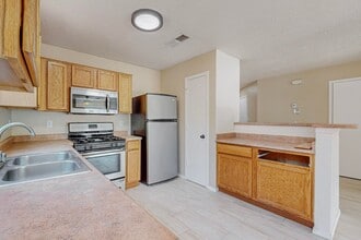 323 Lindsay Pl SW in Albuquerque, NM - Building Photo - Building Photo