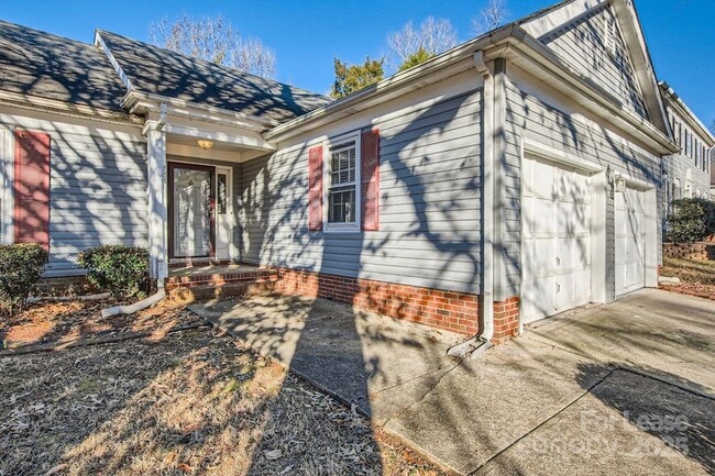 7201 Canyon Dr in Charlotte, NC - Building Photo - Building Photo