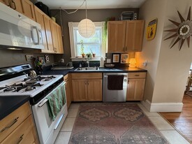 21 School St, Unit 2L in Somerville, MA - Building Photo