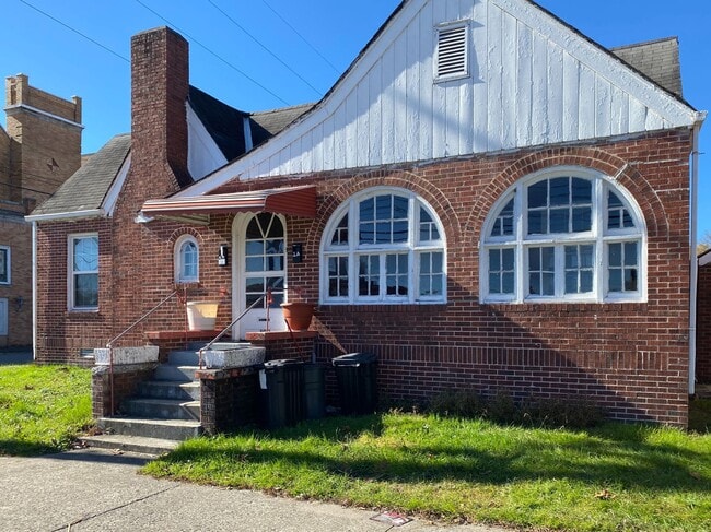 property at 308 S Kentucky Ave