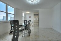 251 174th St, Unit 2104 in Sunny Isles Beach, FL - Foto de edificio - Building Photo