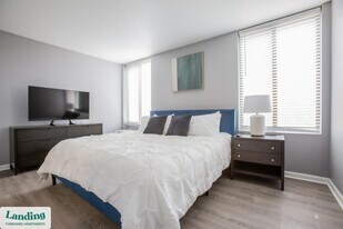 101 Three Rivers N, Unit E0713 in Fort Wayne, IN - Building Photo