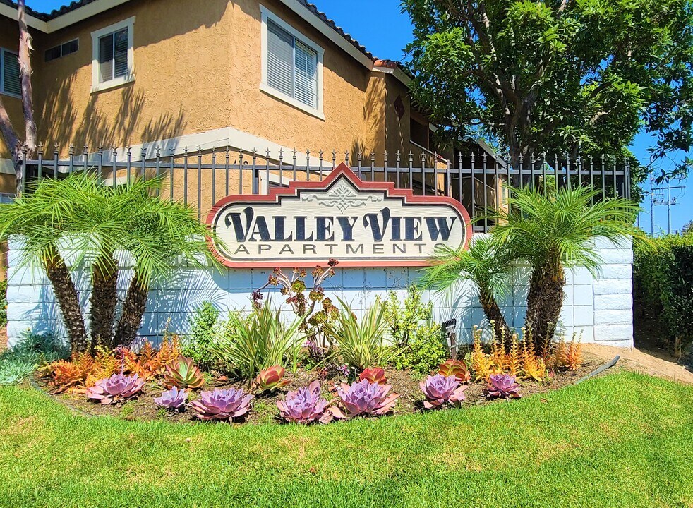 Valley View in Oceanside, CA - Building Photo