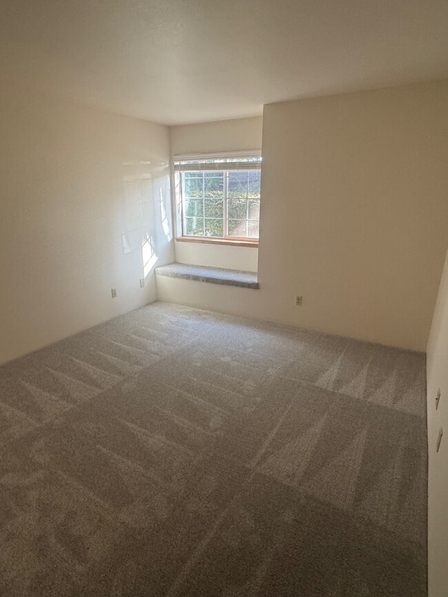 Forest Green Apartments in Beaverton, OR - Foto de edificio - Building Photo