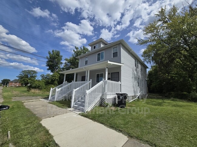 property at 9340 Moffat Ave