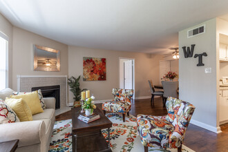 Willow Tree Apartments in Baytown, TX - Foto de edificio - Interior Photo