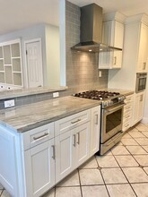 1407 Madrone Ln in Davis, CA - Foto de edificio - Building Photo