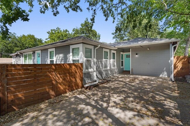 property at 2609 S 5th St