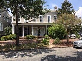 226 E Gwinnett St in Savannah, GA - Building Photo