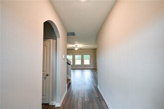 524 Republic Dr in Liberty Hill, TX - Building Photo - Building Photo