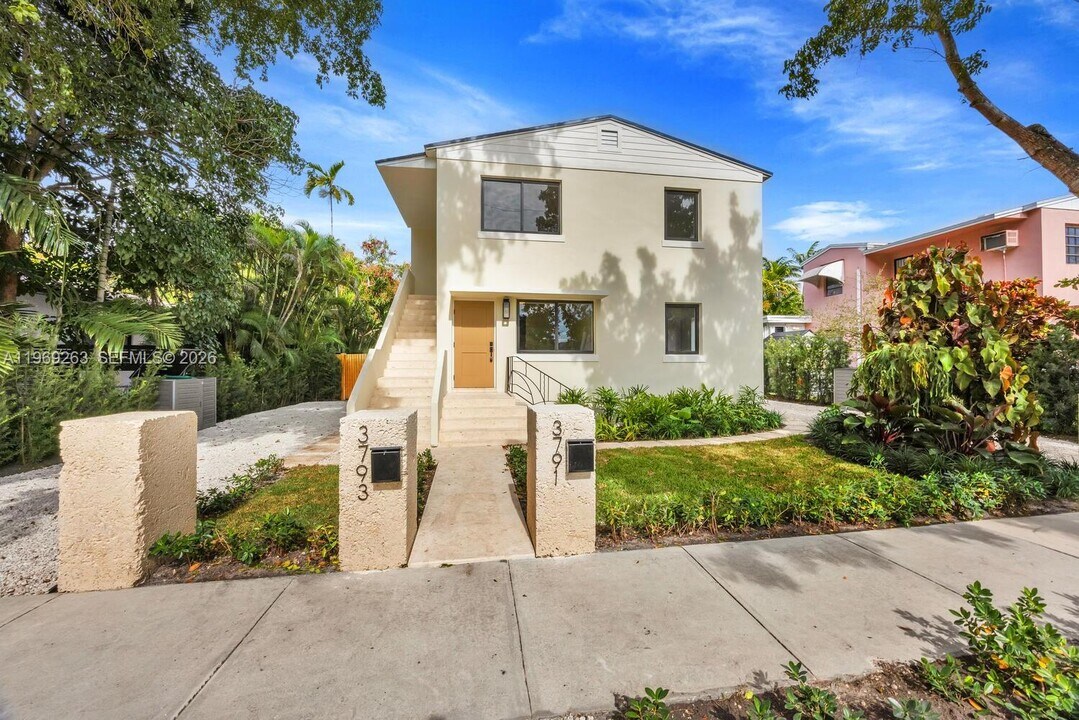 3791 SW 26th Terrace in Miami, FL - Building Photo
