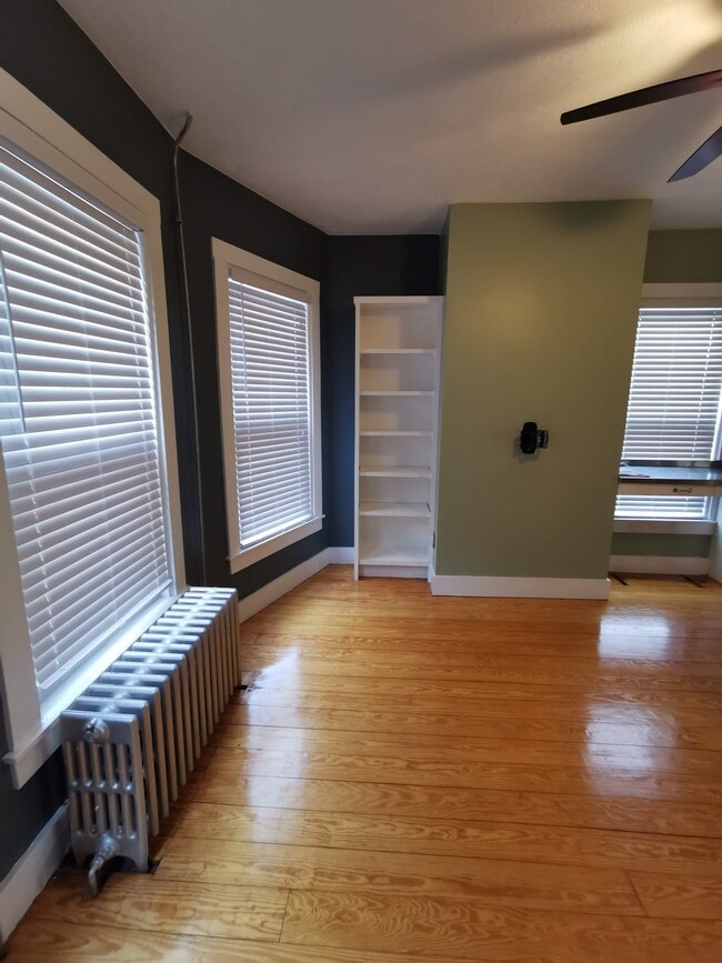 37A Harvard St, Unit Apt 2 in Brookline, MA - Building Photo - Building Photo