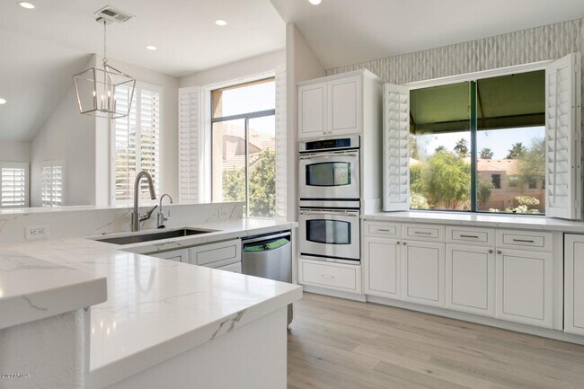 8989 N Gainey Center Dr-Unit -225 in Scottsdale, AZ - Building Photo - Building Photo