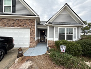 Room in House on Katielee Cove, Unit D129 in Dallas, GA - Foto de edificio - Building Photo