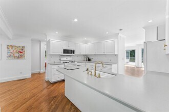 129 Oneck Ln in Westhampton Beach, NY - Building Photo - Building Photo