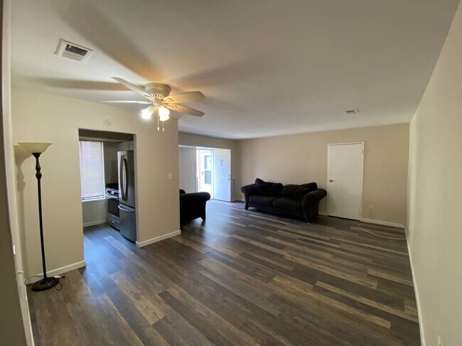 50 Gibbs Rd, Unit $1800 - 1 Bedroom Apartme in Coram, NY - Building Photo - Building Photo