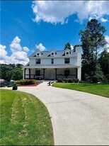 3168 Sewell Mill Rd in Marietta, GA - Building Photo