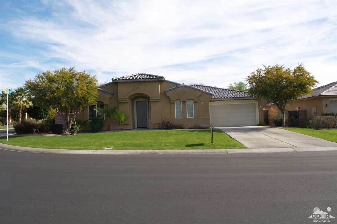 41098 Dover Ct in Indio, CA - Building Photo