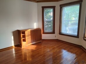 7755 S South Shore Dr, Unit Apartment 1W in Chicago, IL - Building Photo - Building Photo