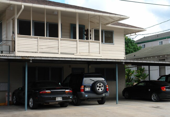 816 Lukepane Ave in Honolulu, HI - Building Photo - Building Photo