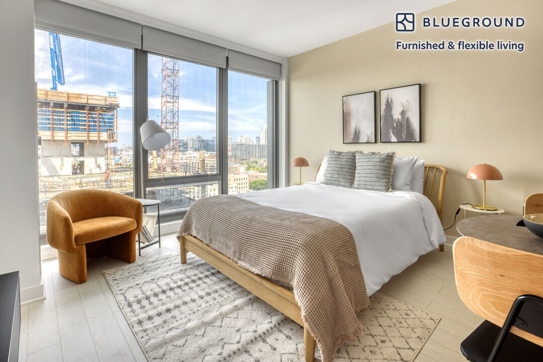 1035 W Van Buren St, Unit FL15-ID752 in Chicago, IL - Foto de edificio