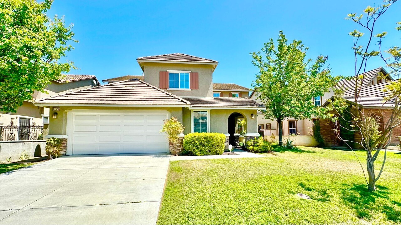 27536 Pinyon St in Murrieta, CA - Building Photo